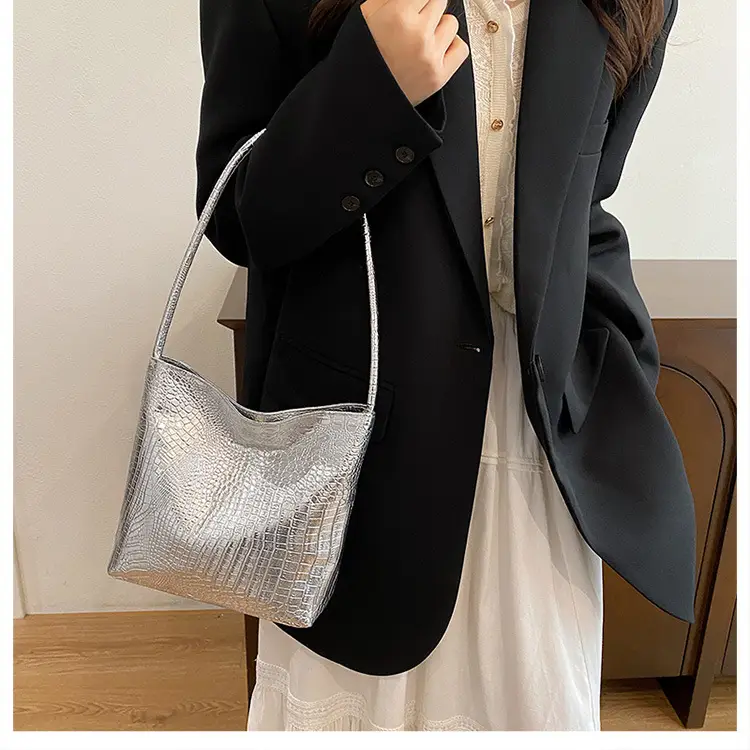 Women's Croc Leather Shoulder Bag Gold Silver Black — feature 16