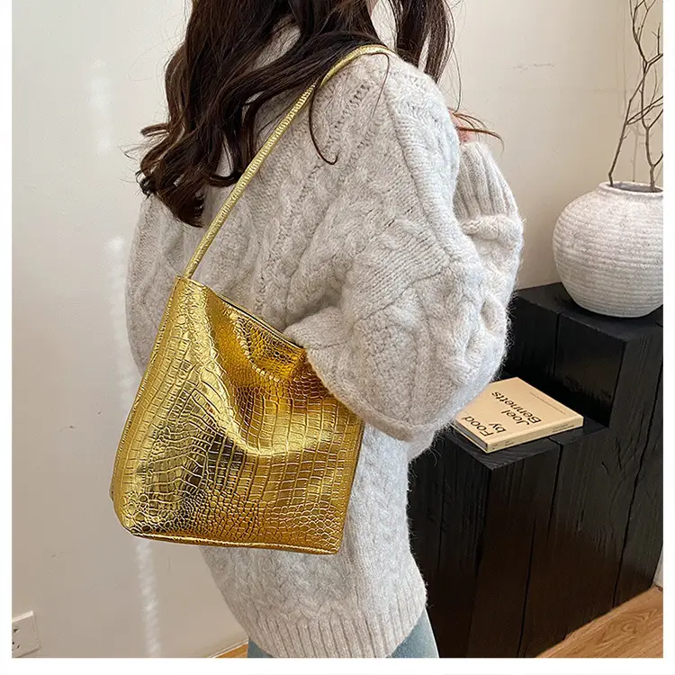 Women's Croc Leather Shoulder Bag Gold Silver Black — feature 20