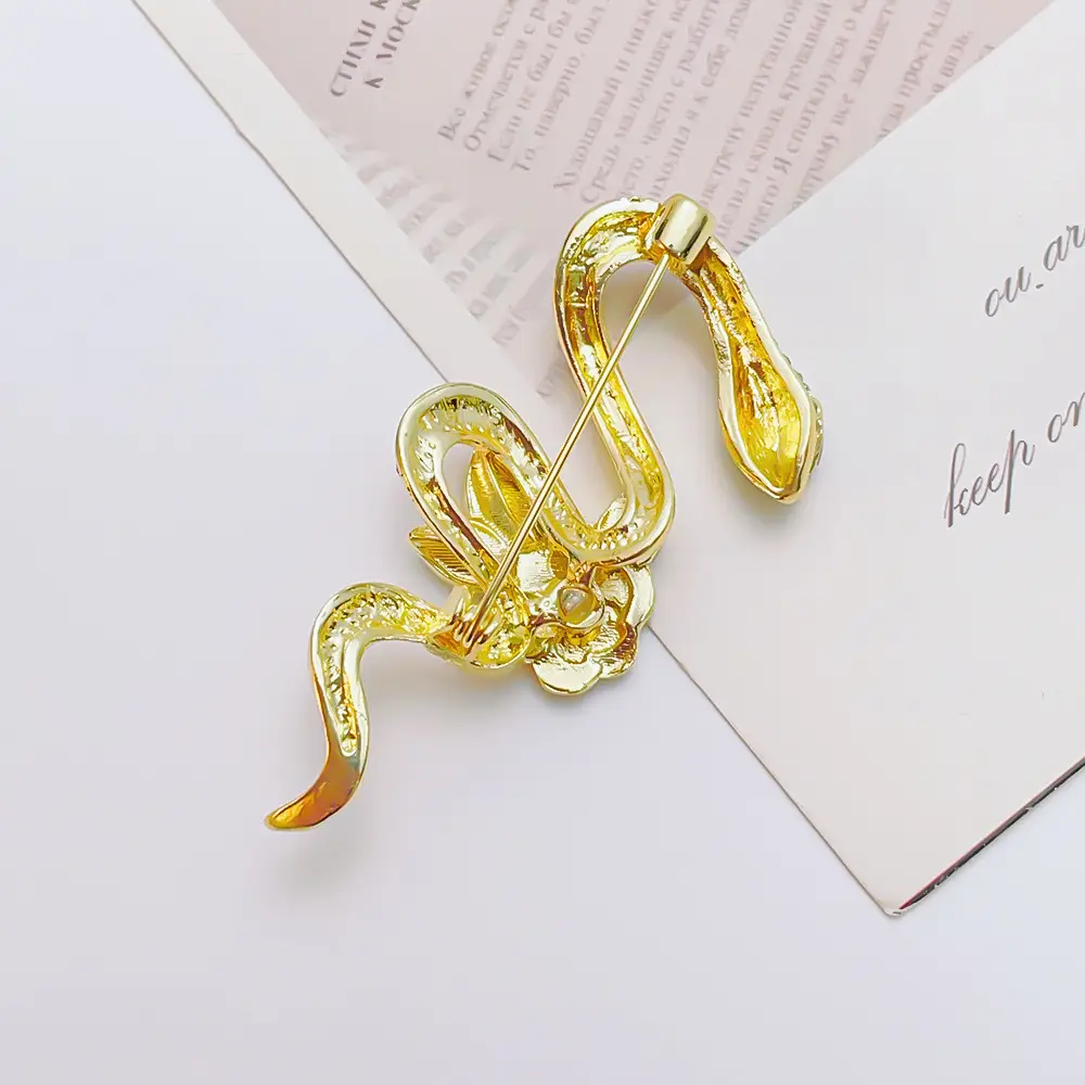 Luxury Gold Snake Niche Brooch for Women - Image 12