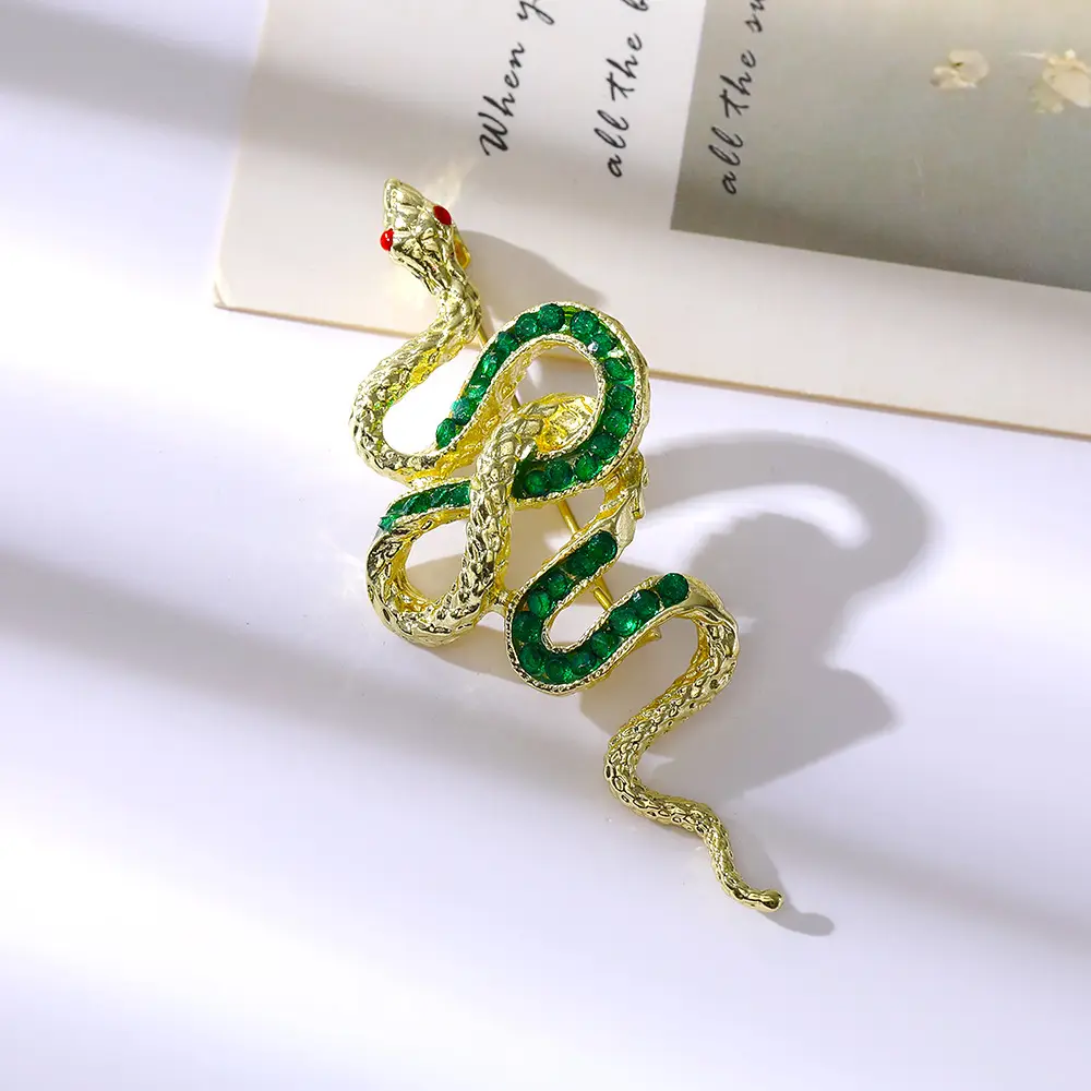 Luxury Gold Snake Niche Brooch for Women - Image 11