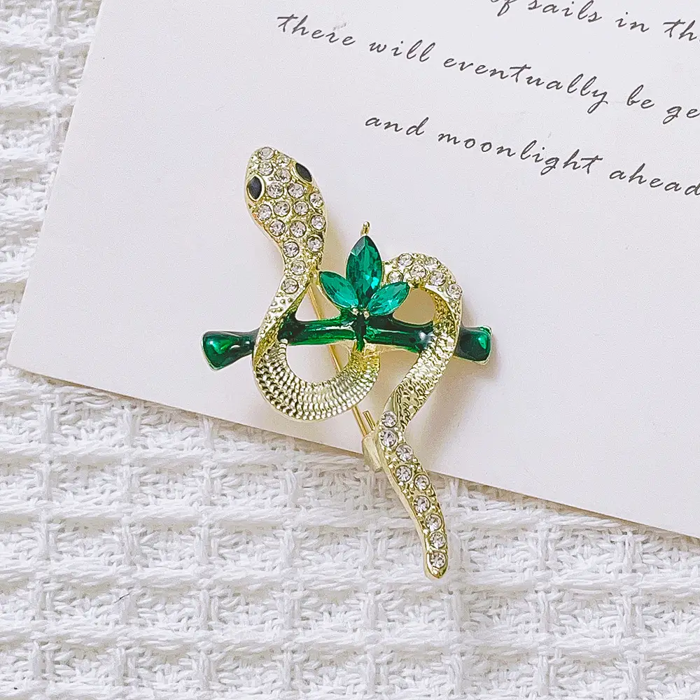 Luxury Gold Snake Niche Brooch for Women - Image 4