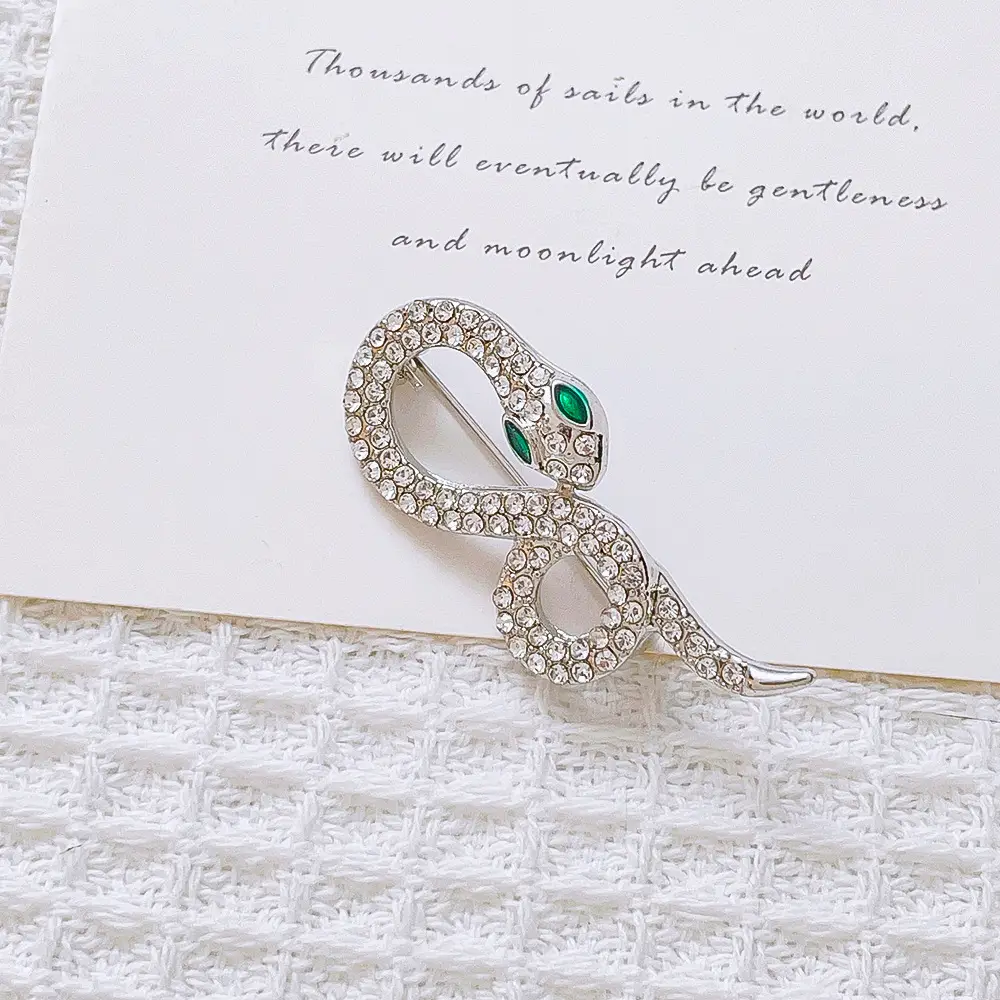 Luxury Gold Snake Niche Brooch for Women - Image 7