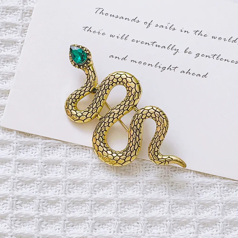 Luxury Gold Snake Niche Brooch for Women - Image 8