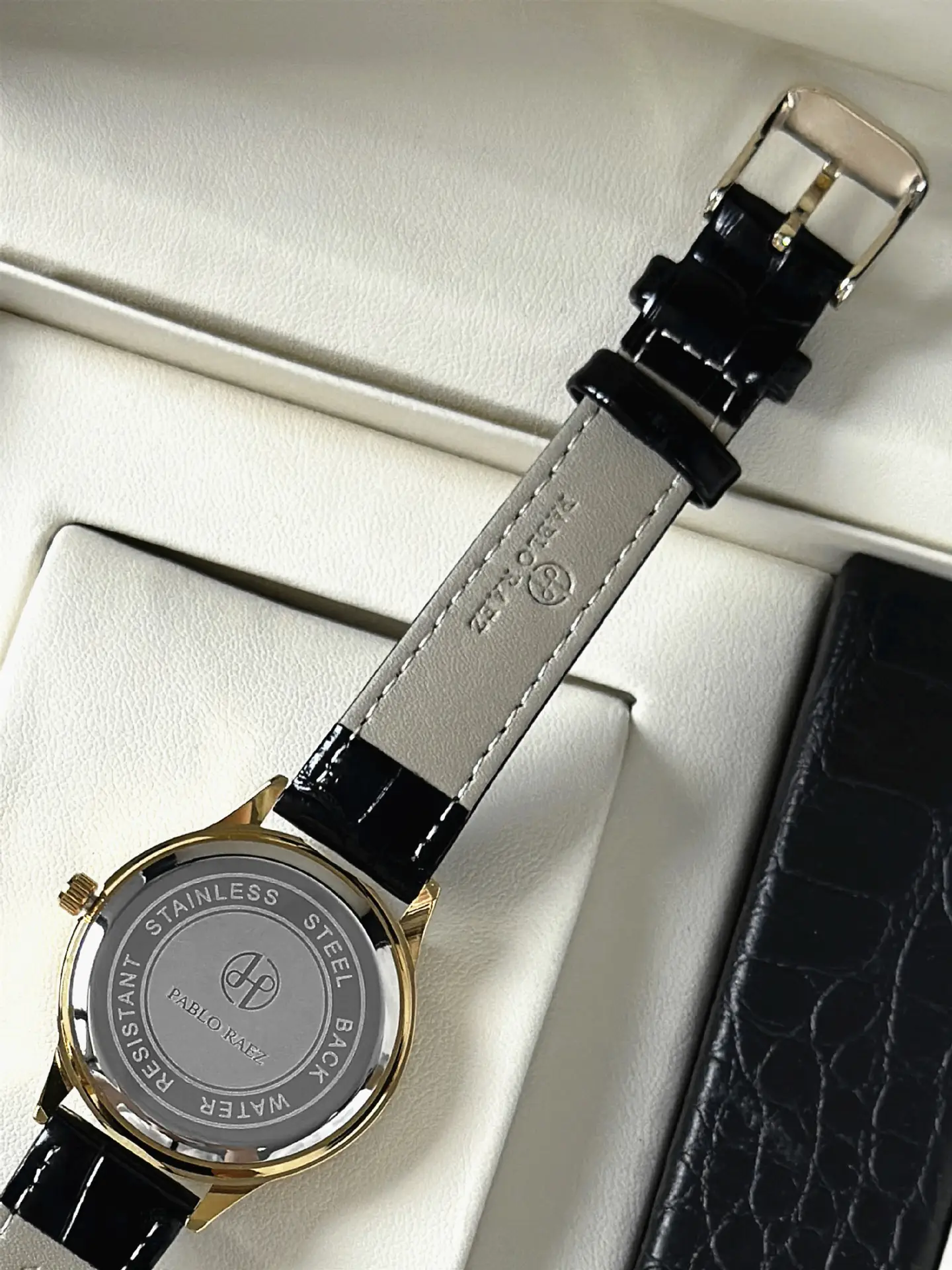 Golden Retro Women's Watch with Rhinestone Dial — feature 12