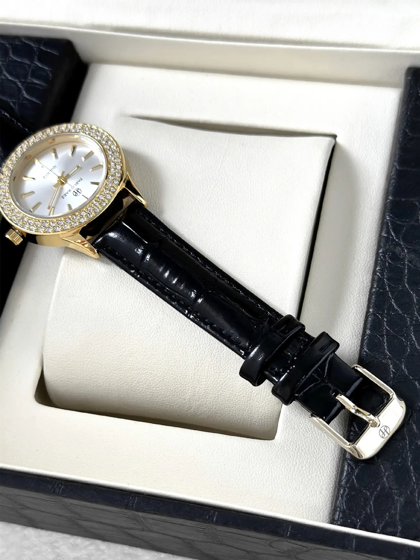Golden Retro Women's Watch with Rhinestone Dial — feature 14