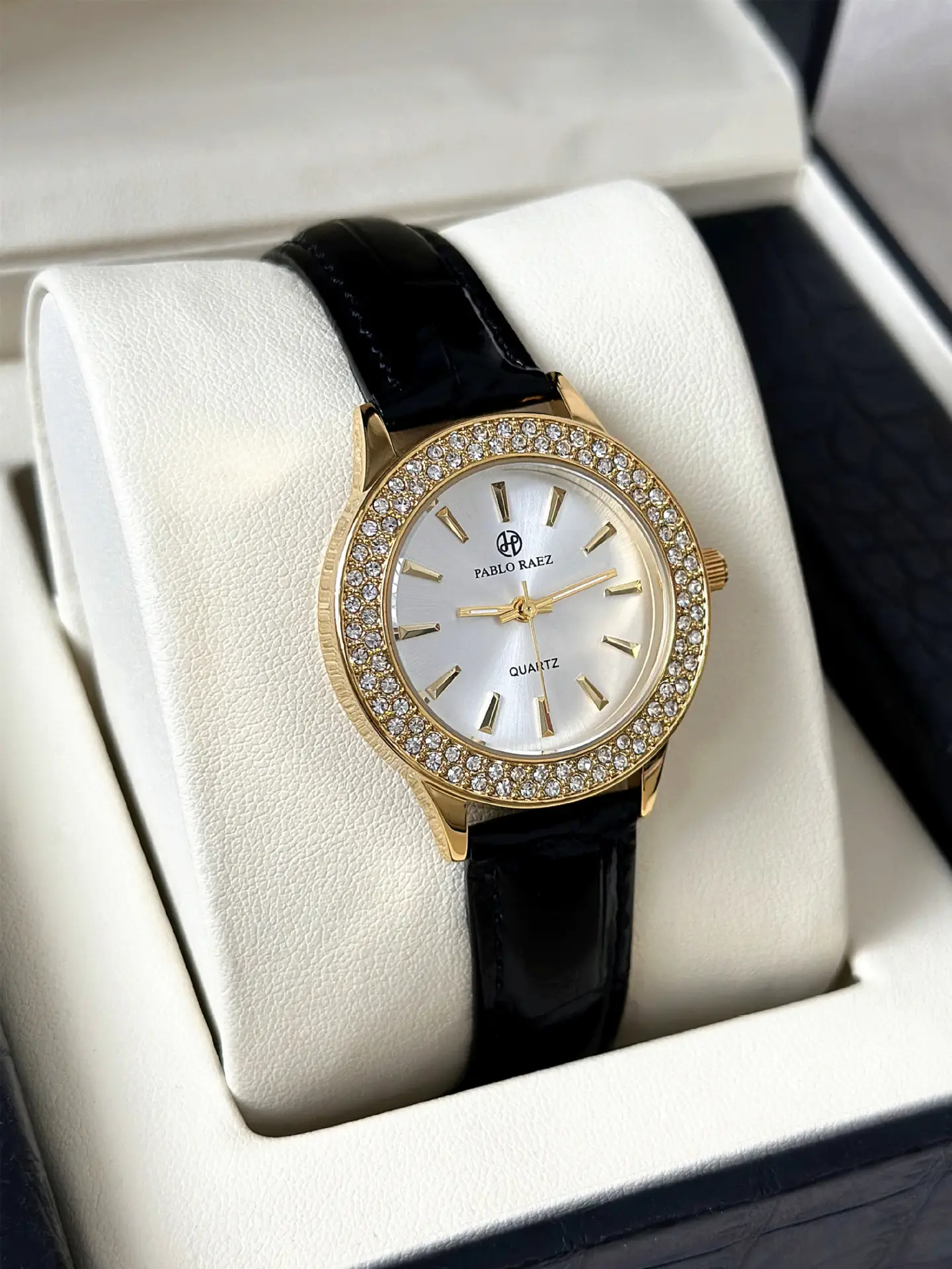 Golden Retro Women's Watch with Rhinestone Dial — feature 8