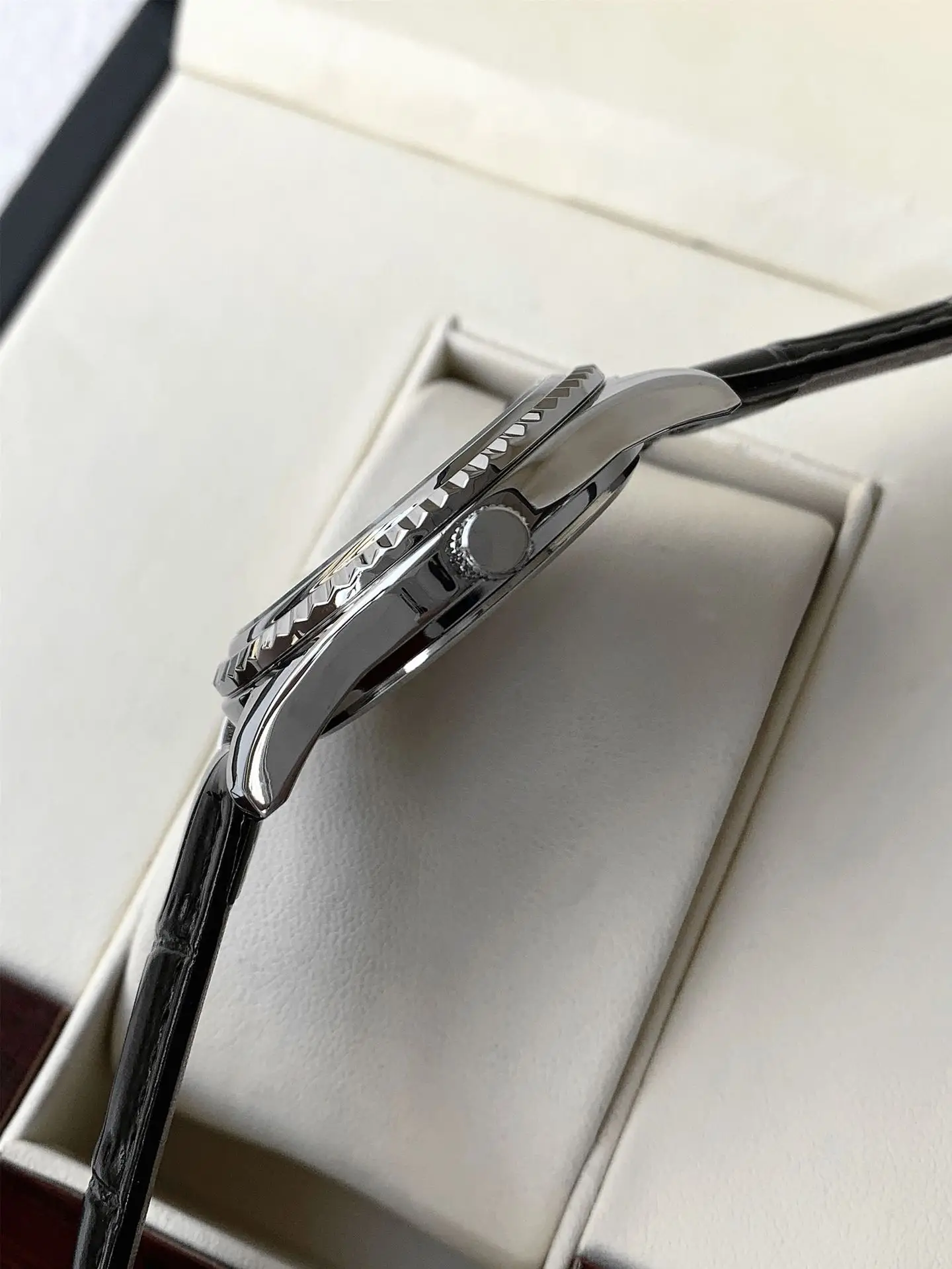 Men's Luminous Quartz Watch with Black Leather Band — feature 13