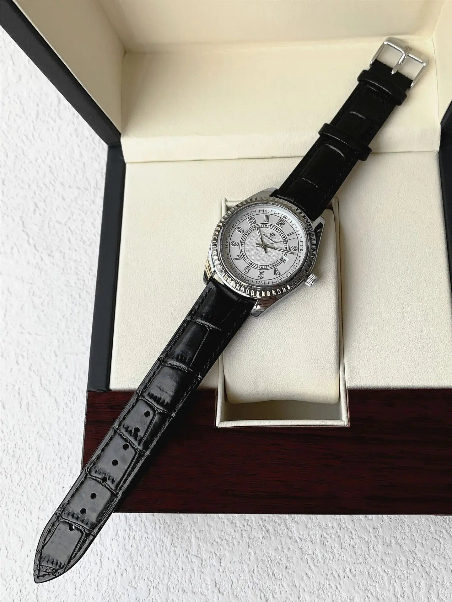Men's Luminous Quartz Watch with Black Leather Band — feature 15