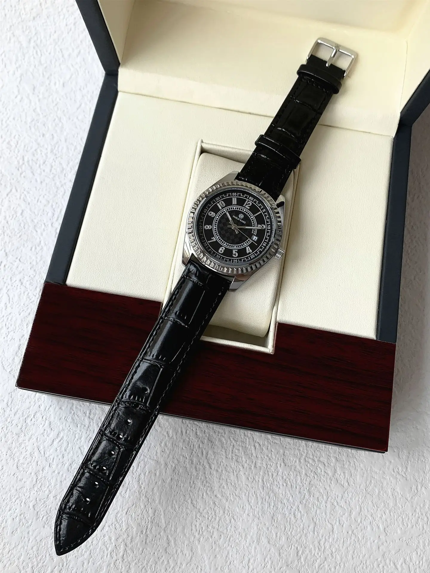 Men's Luminous Quartz Watch with Black Leather Band — feature 19