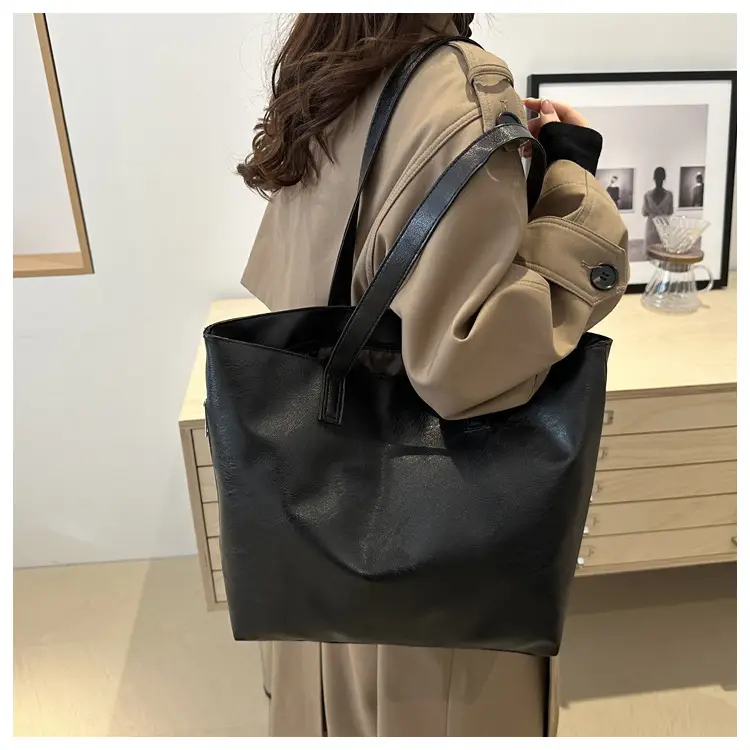 Women's Brown Leather Large Tote Bag — feature 10