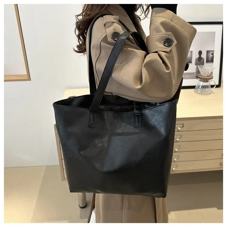 Women's Brown Leather Large Tote Bag — feature 11