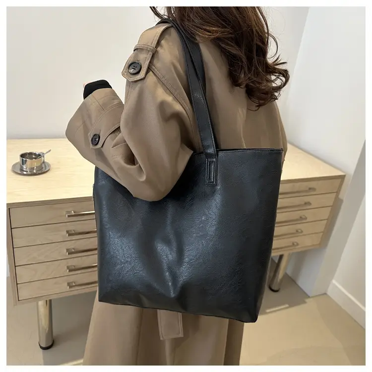 Women's Brown Leather Large Tote Bag — feature 12