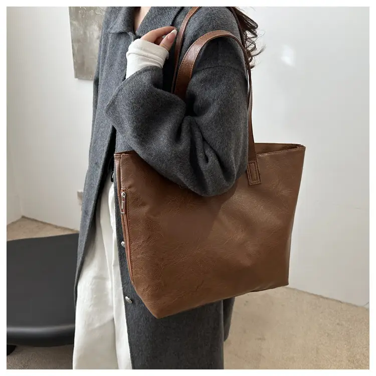 Women's Brown Leather Large Tote Bag — feature 15