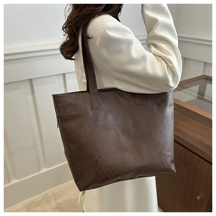 Women's Brown Leather Large Tote Bag — feature 8