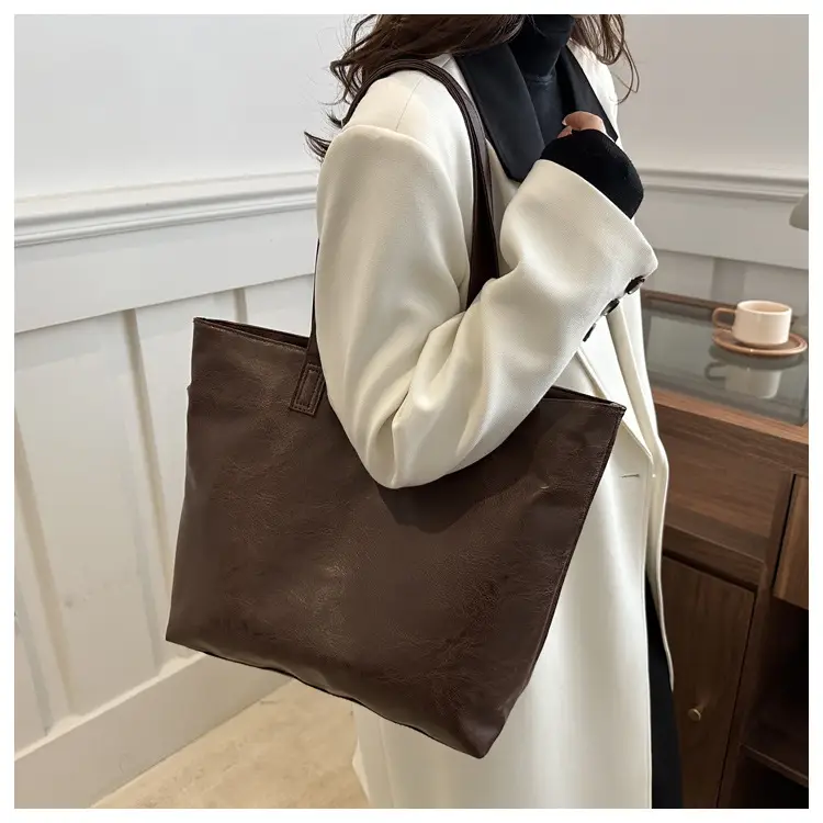 Women's Brown Leather Large Tote Bag — feature 9