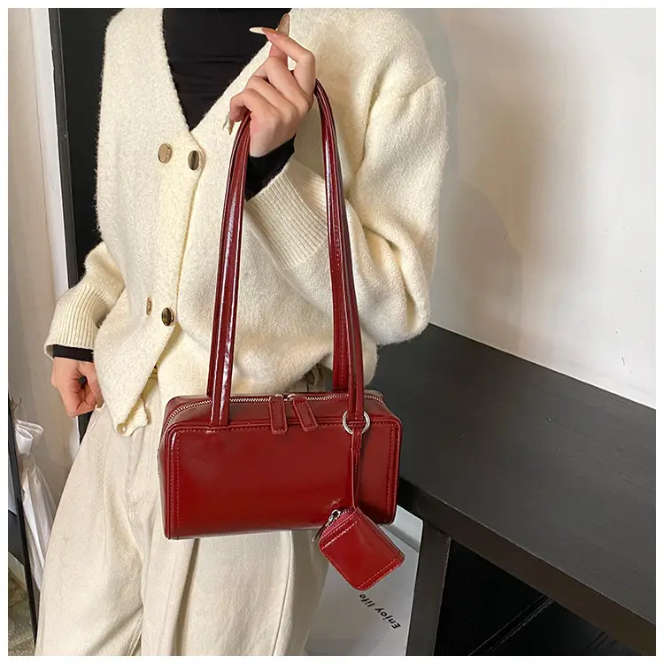 White Square Shoulder Bag for Women 2025 — feature 17