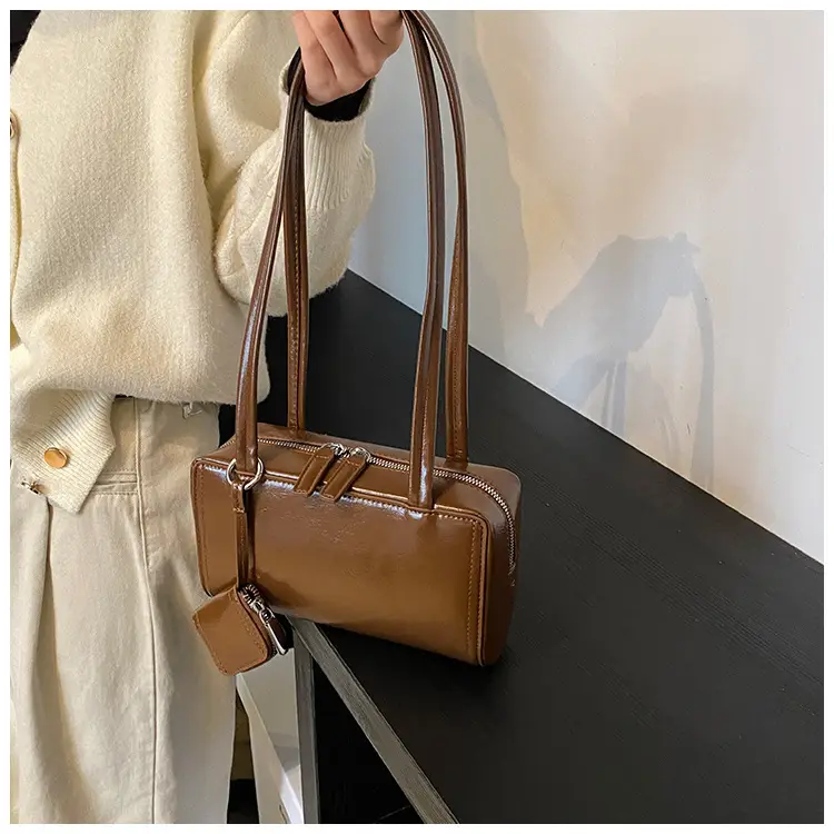White Square Shoulder Bag for Women 2025 — feature 21