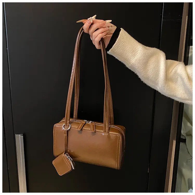 White Square Shoulder Bag for Women 2025 — feature 22