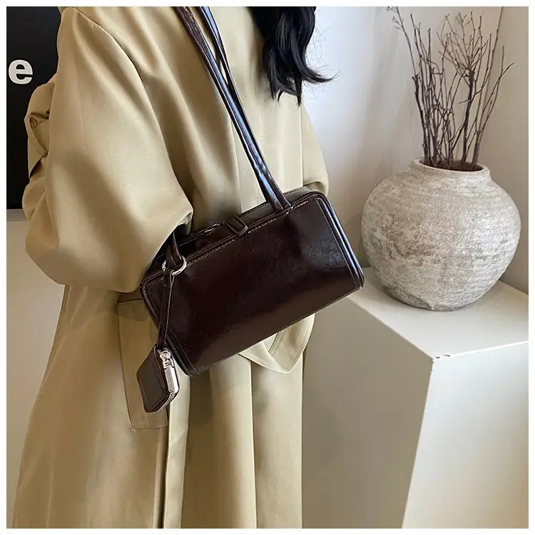White Square Shoulder Bag for Women 2025 — feature 37