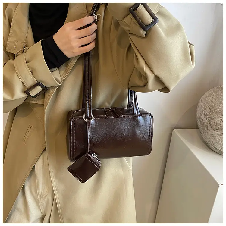 White Square Shoulder Bag for Women 2025 — feature 38