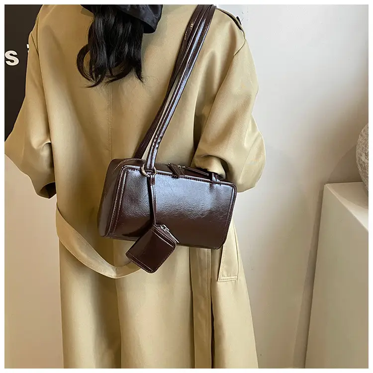 White Square Shoulder Bag for Women 2025 — feature 40