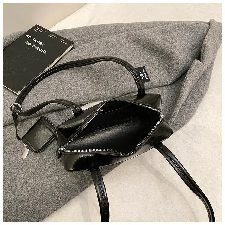 White Square Shoulder Bag for Women 2025 — feature 41