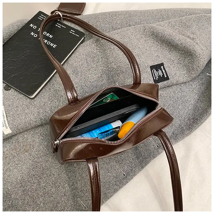 White Square Shoulder Bag for Women 2025 — feature 42