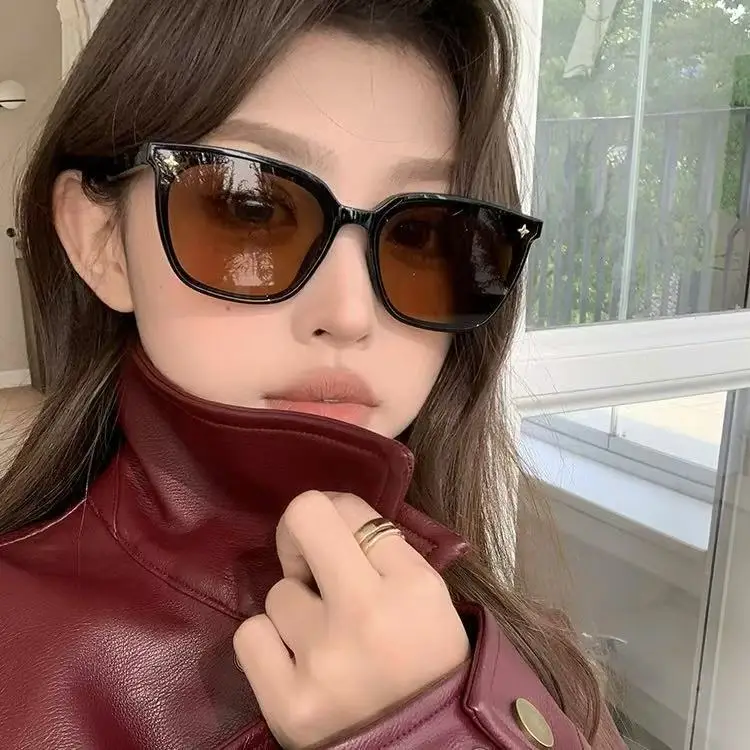 2025 Retro Sunglasses Black Frame Anti-UV Slimming Women - Image 11