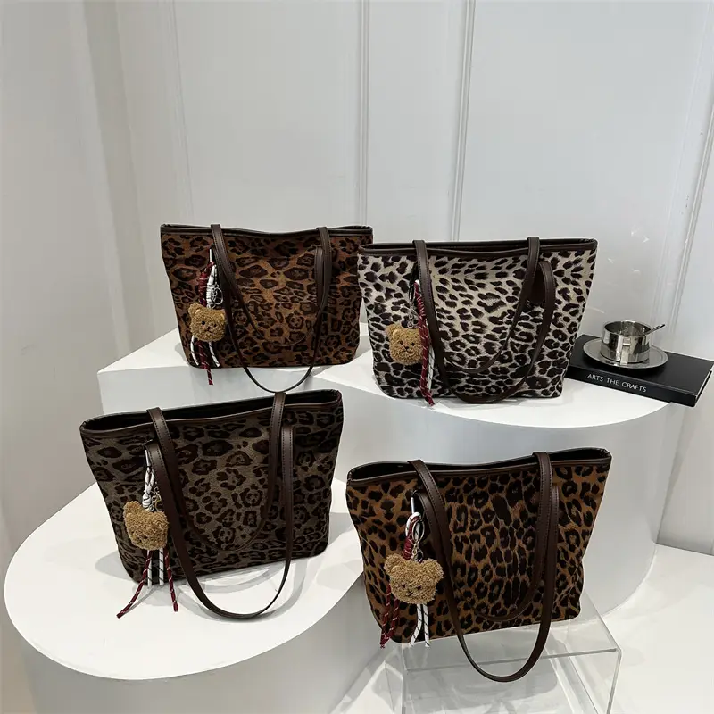 Leopard Print Large Capacity Women's Shoulder Bag - Image 9