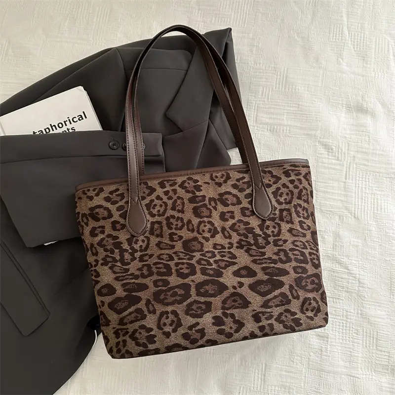 Leopard Print Large Capacity Women's Shoulder Bag - Image 2