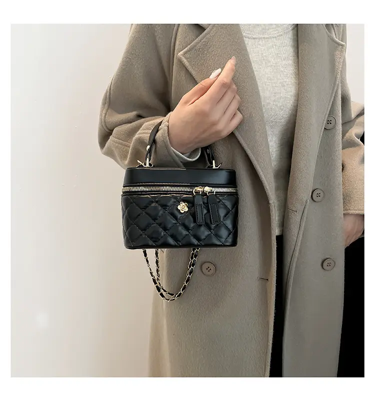 White Diamond Chain Shoulder Bag for Women — feature 21