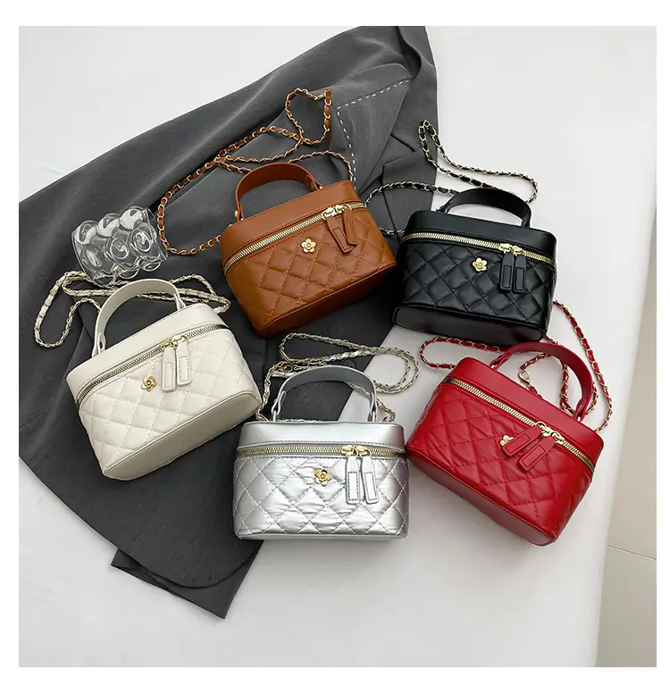 White Diamond Chain Shoulder Bag for Women — feature 9