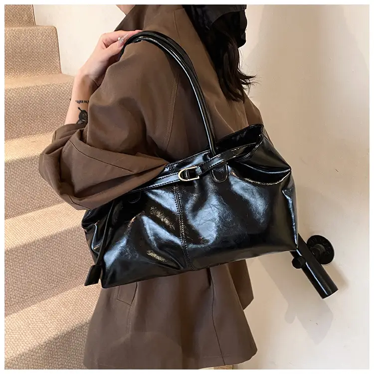 Women's Retro Brown Leather Commuter Tote Bag 2024 — feature 11