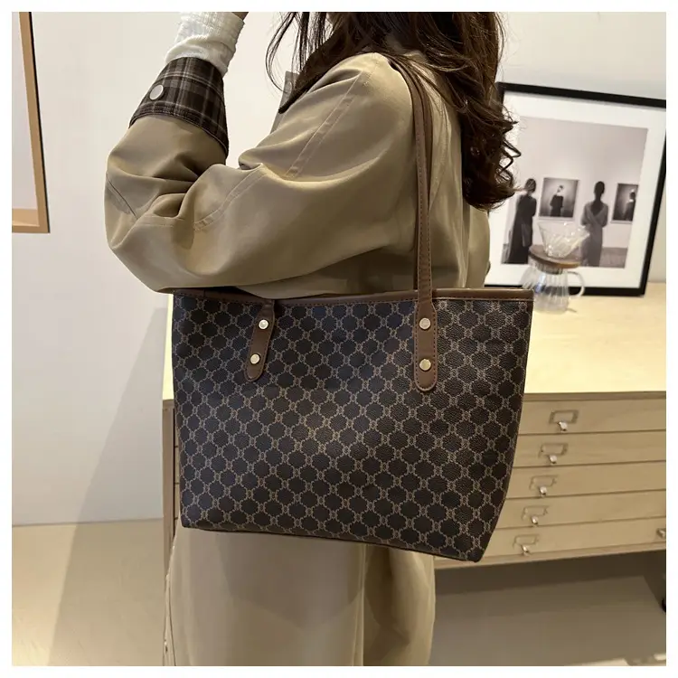 Women's Large Capacity Tote Bag with Brown Monogram Pattern