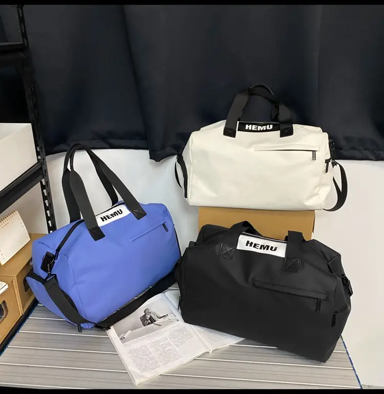 Large Capacity Travel Bag for Gym & Boarding Use — feature 1