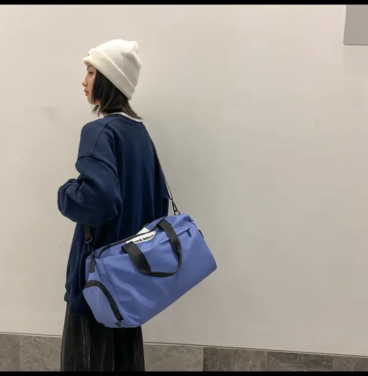 Large Capacity Travel Bag for Gym & Boarding Use — feature 29