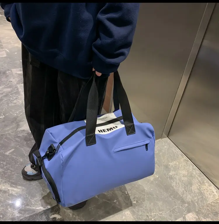 Large Capacity Travel Bag for Gym & Boarding Use — feature 30