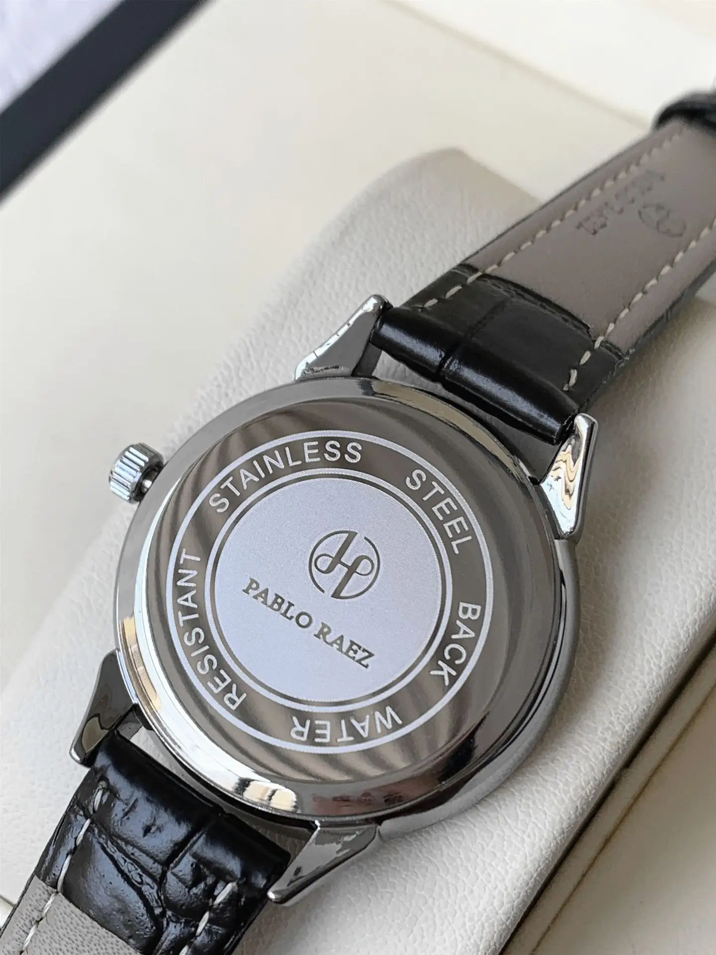 Luxury Rhinestone Ladies Watch Black Belt Quartz Waterproof — feature 13