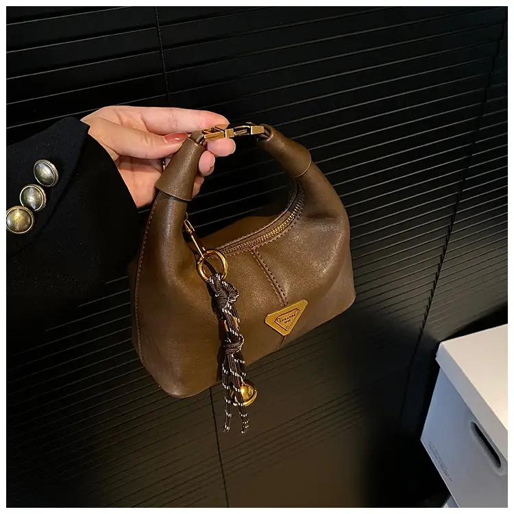 Brown Leather Shoulder Bag with Chain Strap for Women — feature 27
