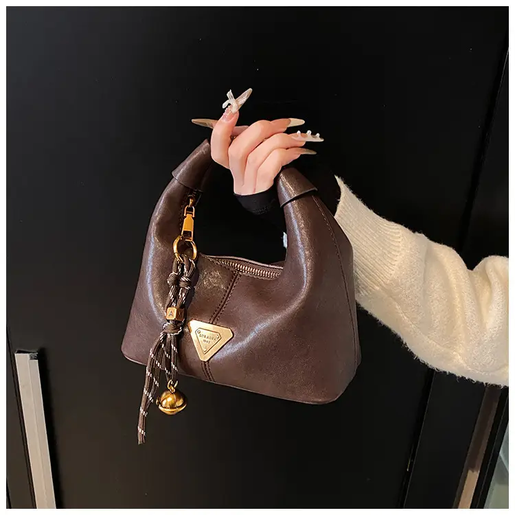 Brown Leather Shoulder Bag with Chain Strap for Women — feature 8