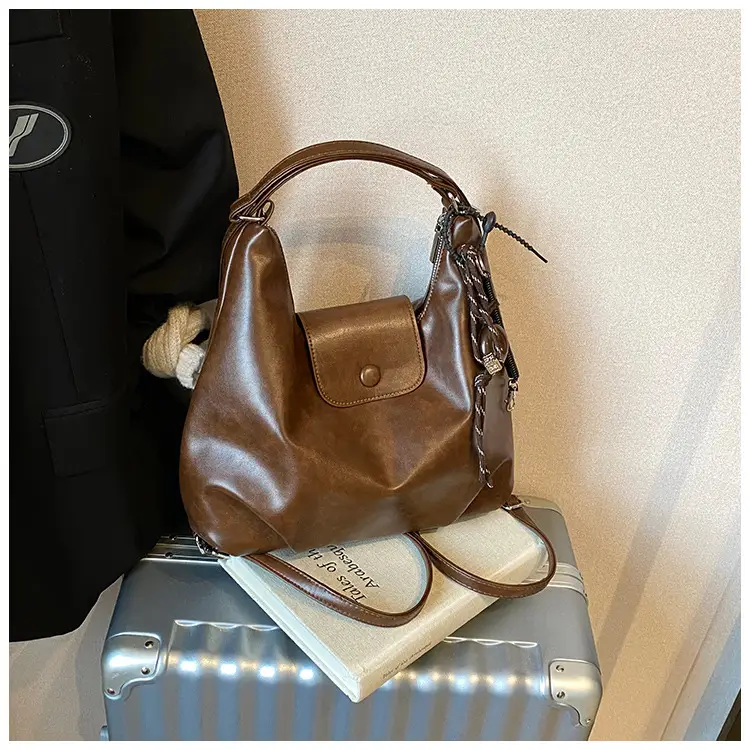Black Leather Shoulder Tote Bag for Women 2024 Winter — feature 11