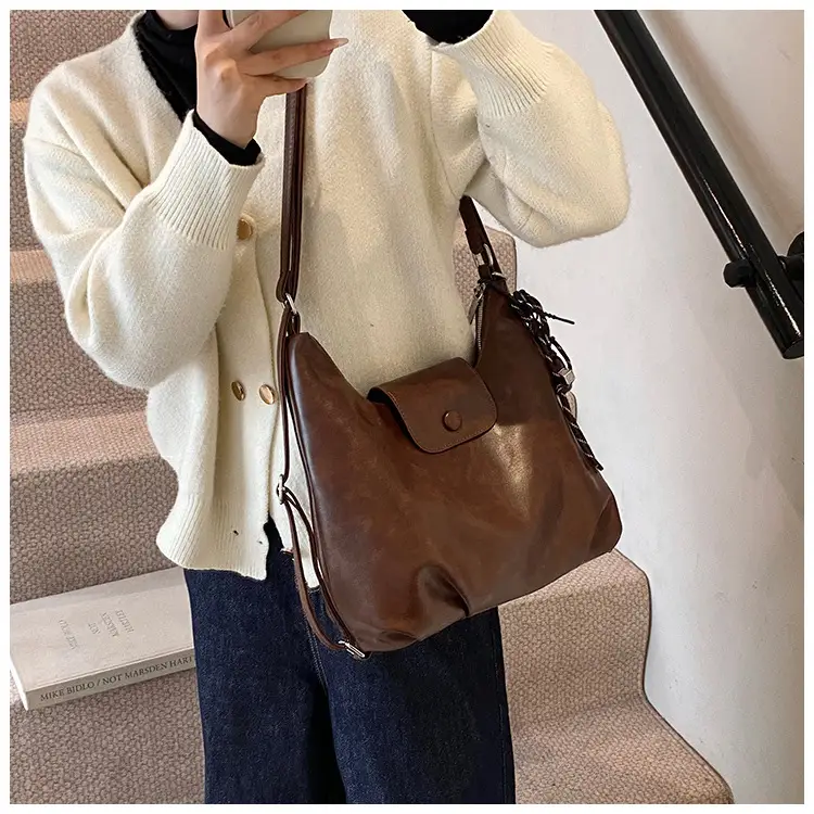 Black Leather Shoulder Tote Bag for Women 2024 Winter — feature 18