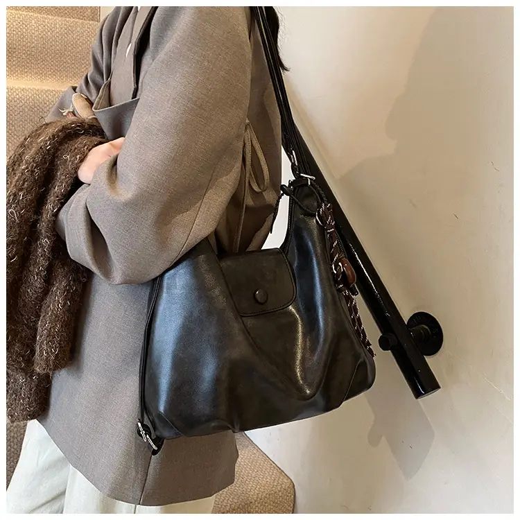 Black Leather Shoulder Tote Bag for Women 2024 Winter — feature 22
