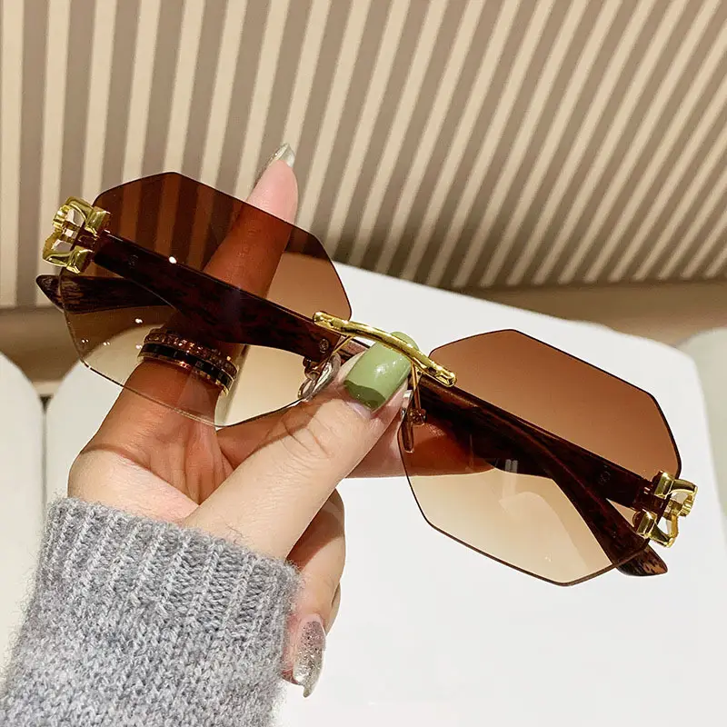 Vintage Wood Grain Sunglasses for Men European American Driving - Image 4