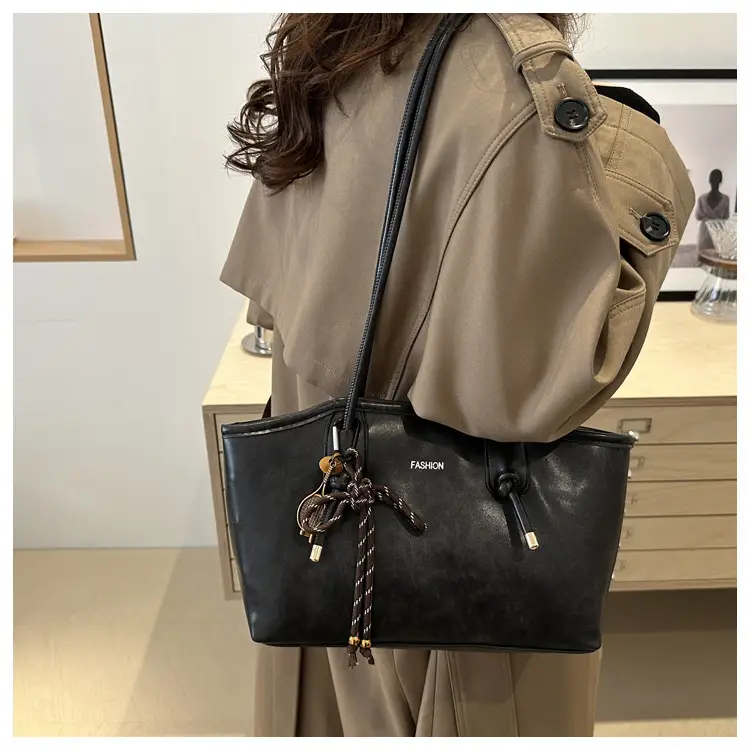Women's Retro Texturistic Shoulder Bag 2024 - Image 11