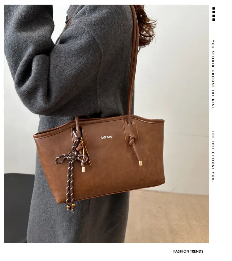 Women's Retro Texturistic Shoulder Bag 2024 — feature 2