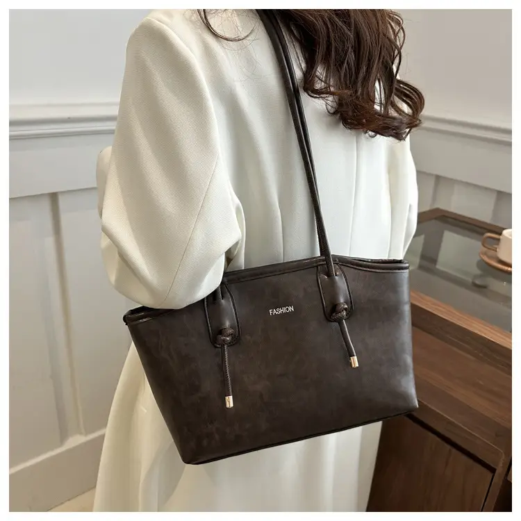 Women's Retro Texturistic Shoulder Bag 2024 — feature 22