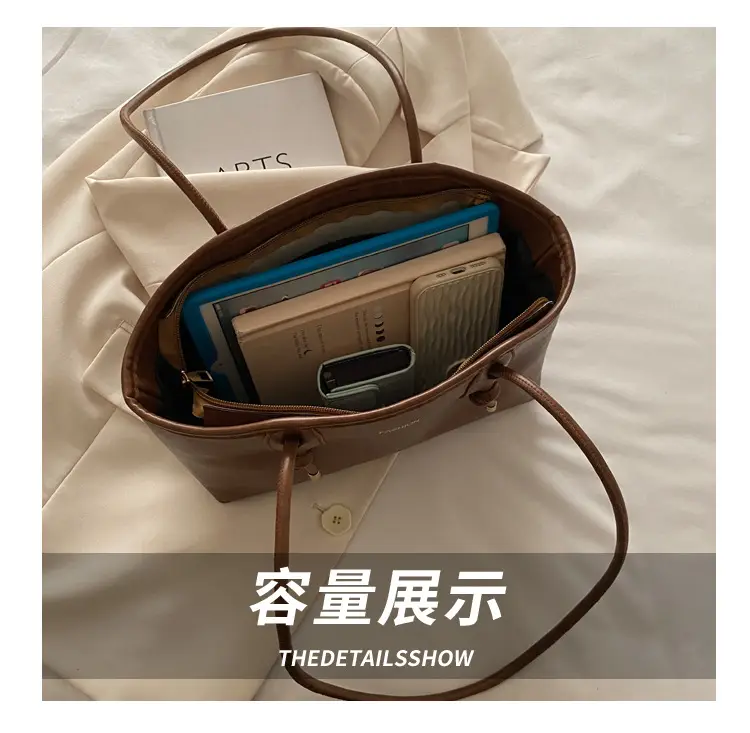Women's Retro Texturistic Shoulder Bag 2024 — feature 8
