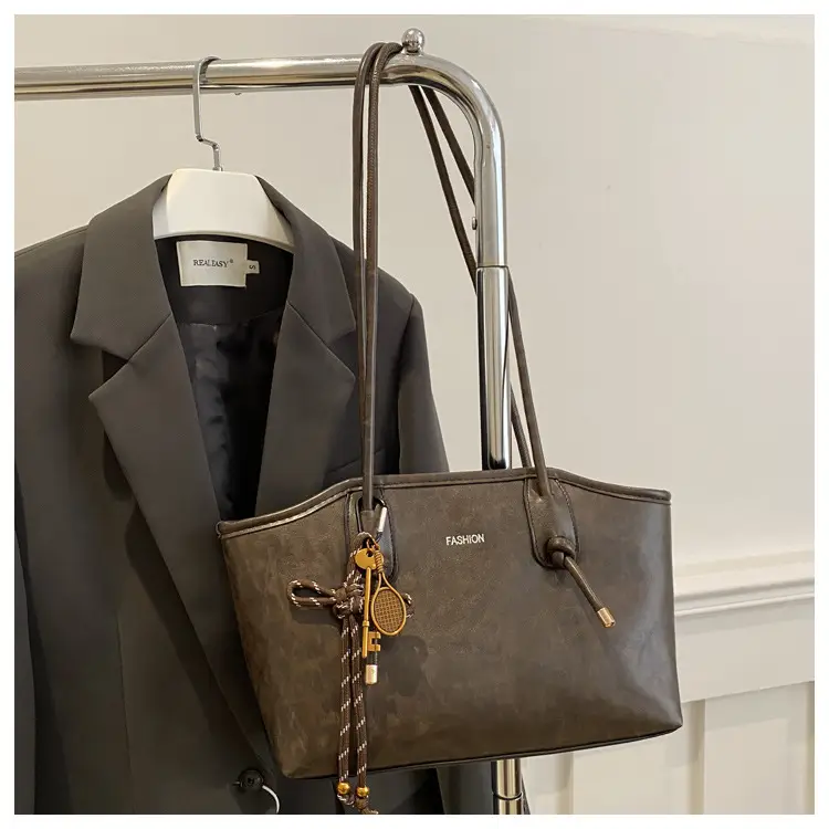 Women's Retro Texturistic Shoulder Bag 2024 - Image 2