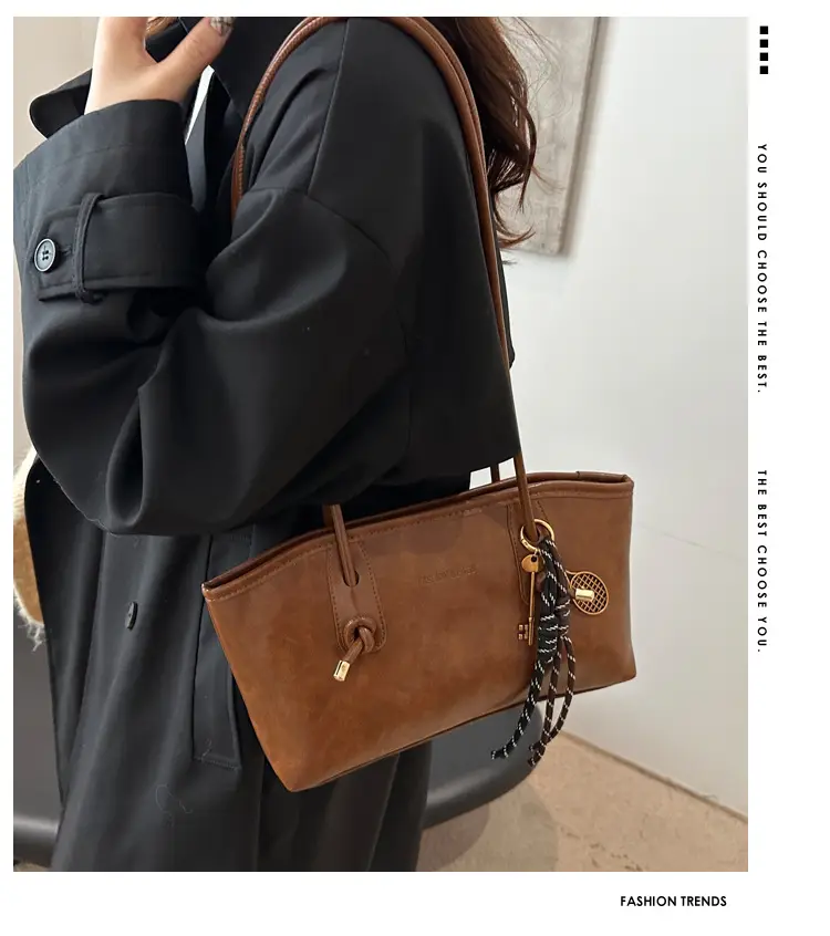 Women's Vintage Textured Shoulder Tote Bag Black — feature 2